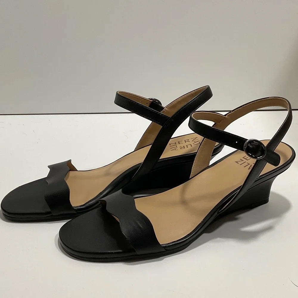 Naturalizer Lacey Black Leather Scalloped Low Wedge Sandals Womens 8.5 M